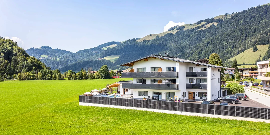 Dovolenka v Tirolsku: moderný apartmán pri jazere Walchsee s raňajkami a kartou výhod