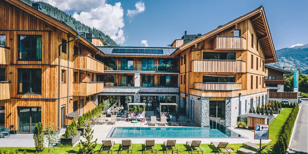 Nový wellness rezort v Zell am See: bazén a sauny neobmedzene, polpenzia aj karta výhod