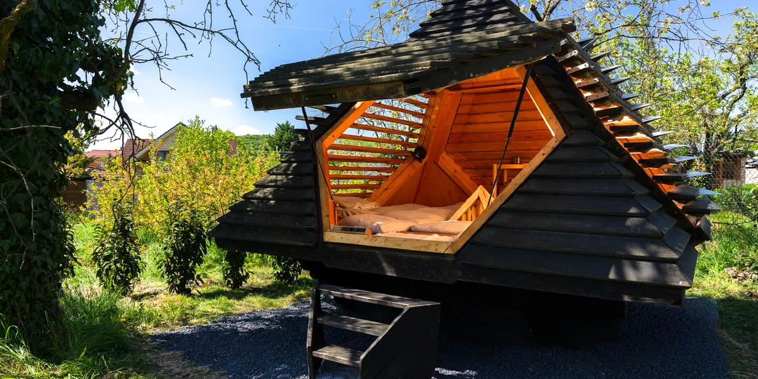 Unikátna apiterapia v apidomčeku: inhalácia úľového vzduchu, vibrácie a hlboký relax