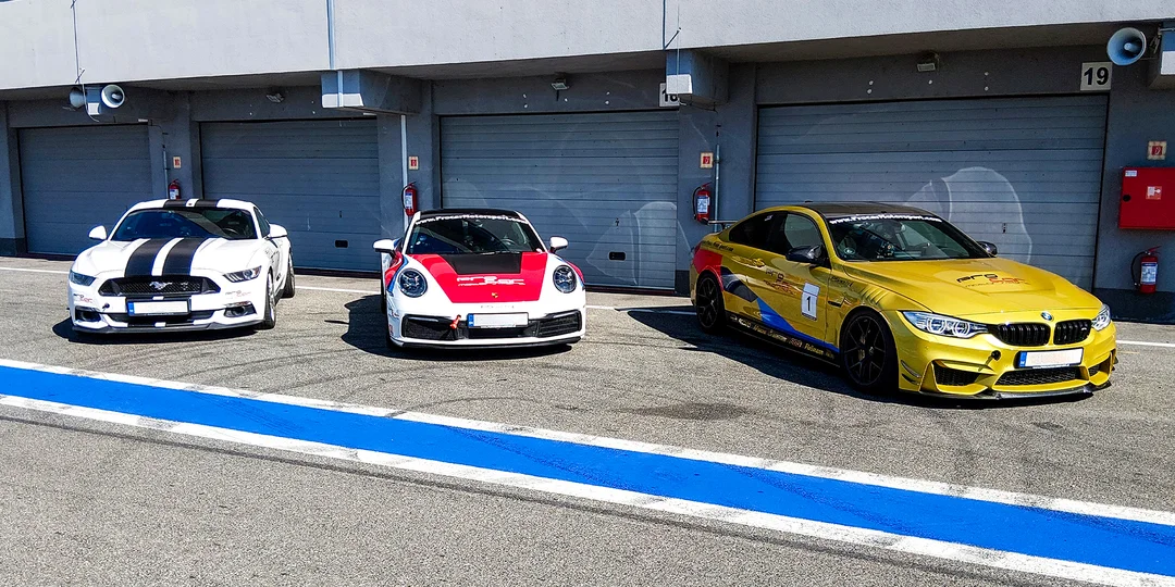 Adrenalínová jazda na Slovakia Ringu: 3 alebo 5 kôl v športových autách