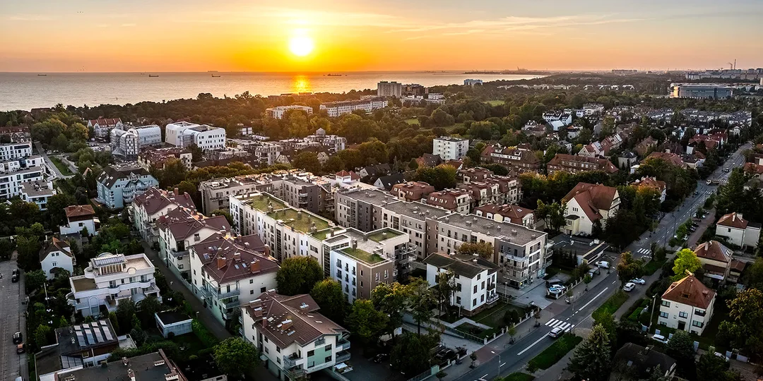 Pohodová dovolenka v Poľsku: moderné apartmány s balkónom blízko piesočnatej pláže