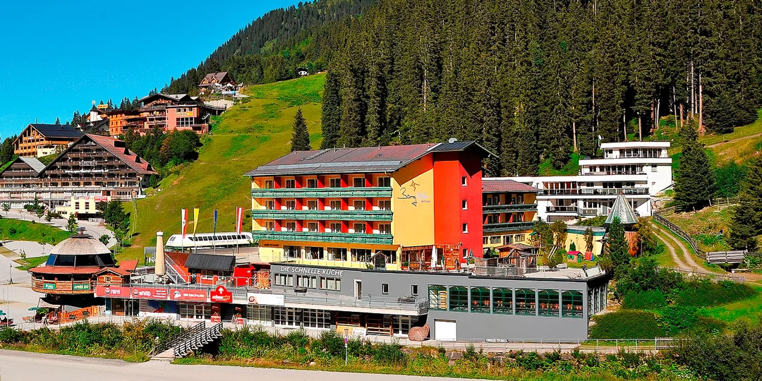 Alpský raj neďaleko Innsbrucku: wellness s bazénom a saunami, polpenzia, masáž aj turistické palice