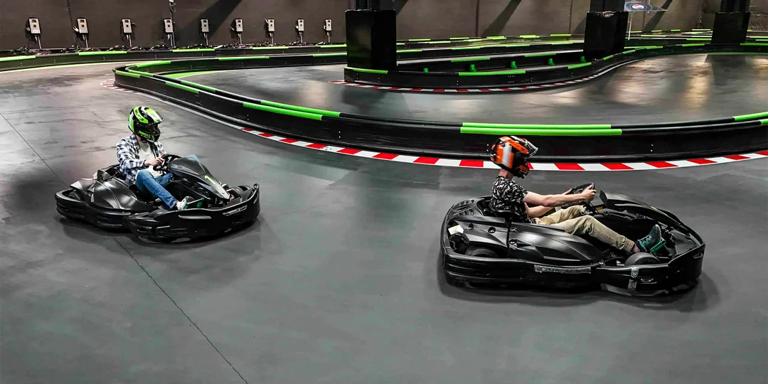 Adrenalínová jazda na elektrických motokárach pre každého