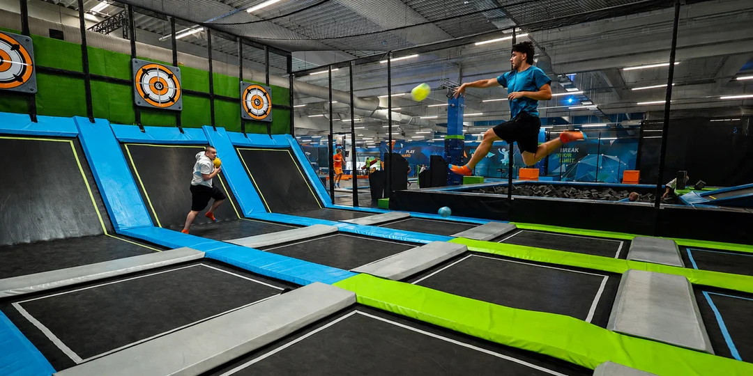 Cyberjump: 60 alebo 120 minút plných adrenalínu v trampolínovom parku