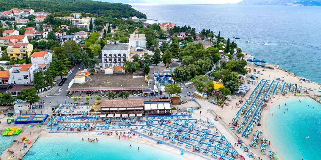 Chorvátska Crikvenica: príjemný rezort priamo pri mori vrátane jedla