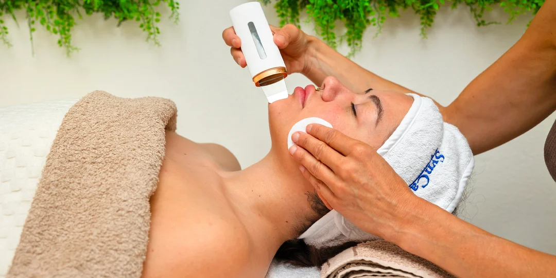 Profesionálne ošetrenie pleti: čistenie s masážou, kolagénové, vitamínové či hydratačné