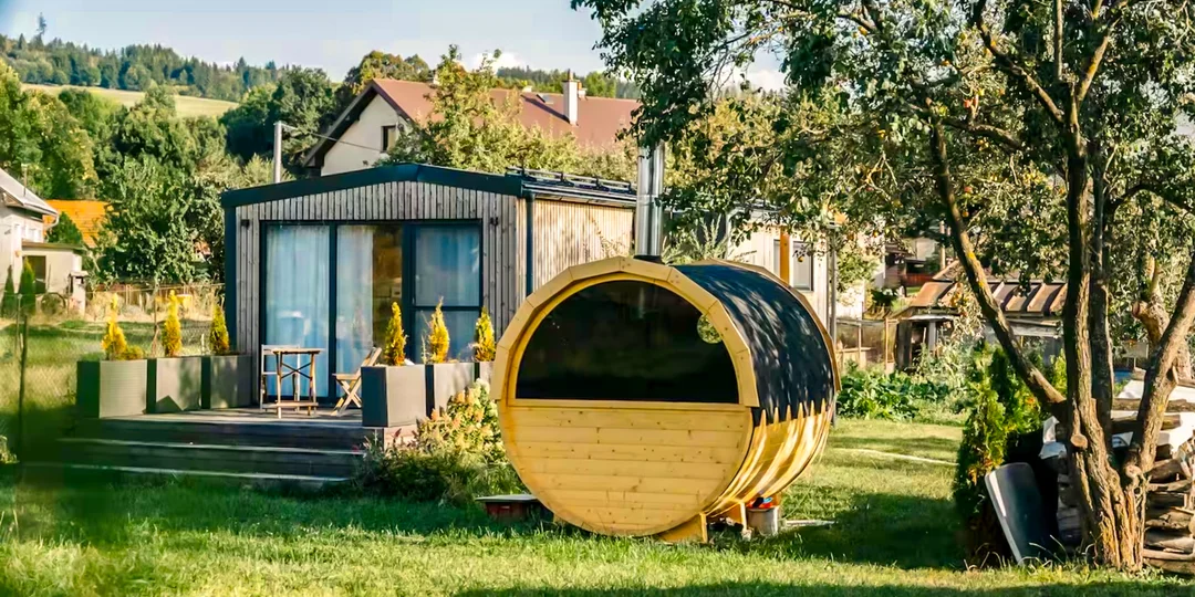 Tinyhouse alebo Hygge–cabin na Liptove so súkromnou saunou a letným bazénom