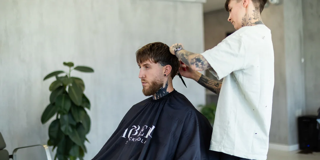 Precízny pánsky strih alebo kombo balíček s úpravou brady v barbershope