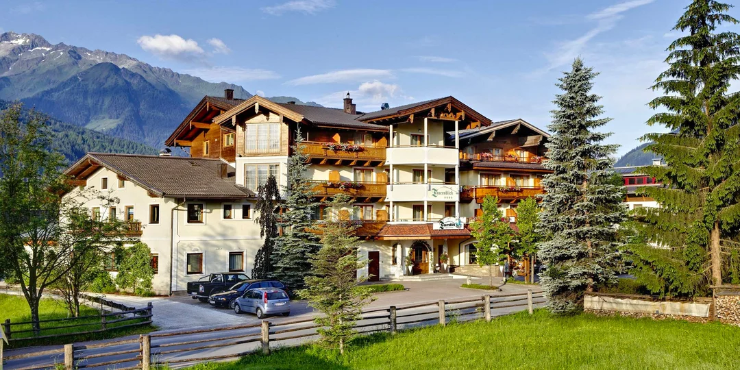 Horský hotel v rakúskych Alpách: neobmedzený wellness, polpenzia plus a karta výhod