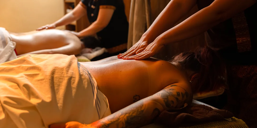 Dokonalý relax vo dvojici: thajská masáž aj pivný kúpeľ