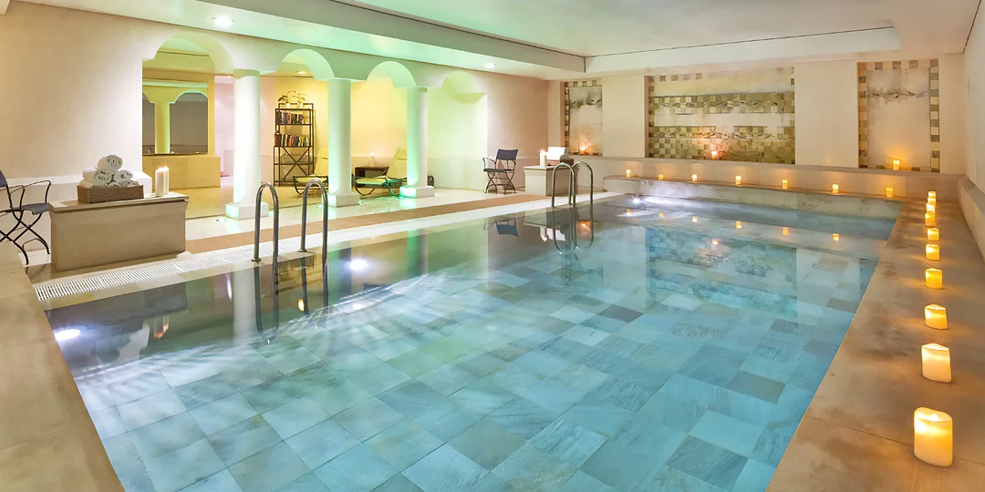 Relax v srdci Varšavy: moderný boutique hotel v bývalom paláci so saunou a bazénom