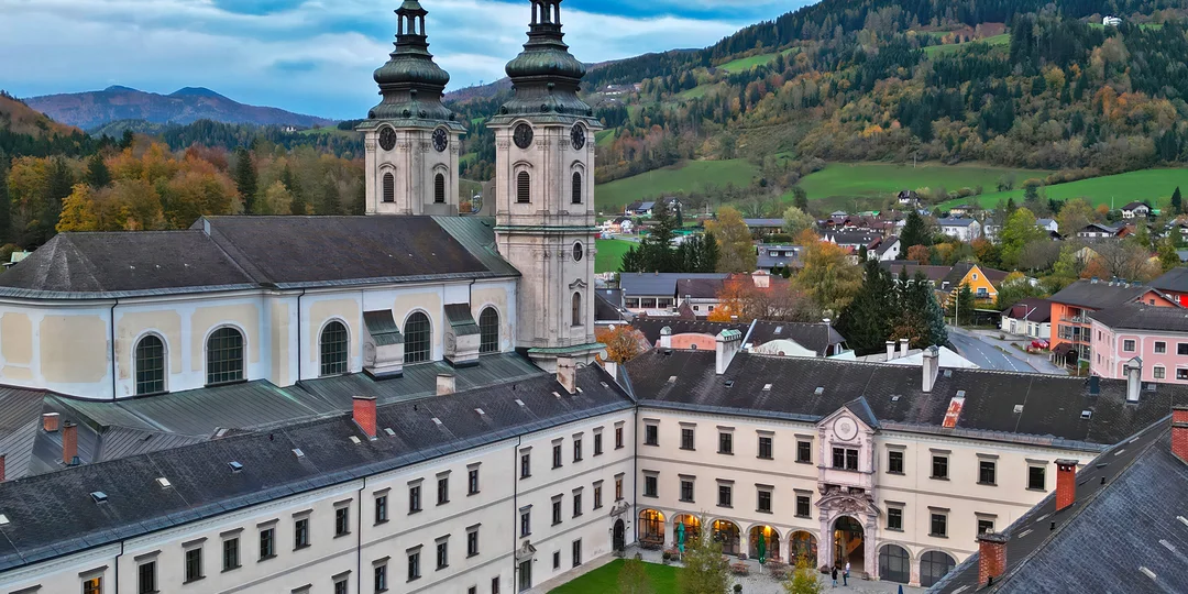 Pobyt v rakúskych Alpách v barokovom hoteli: polpenzia, wellness aj karta výhod