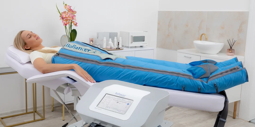 35-50min. přístrojová lymfodrenáž vč. zapůjčení kalhot a jemné masáže