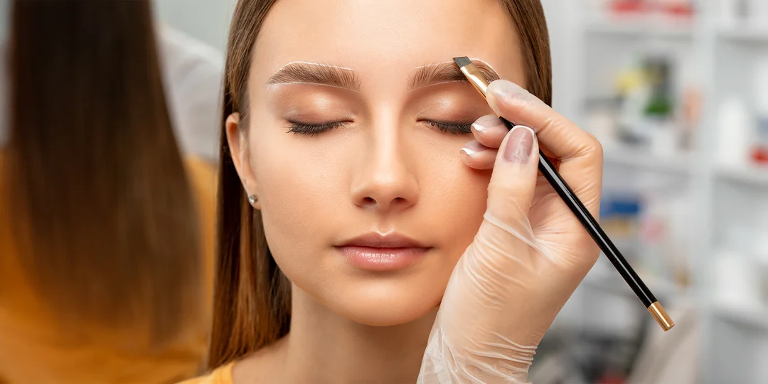 Lash lift mihalníc alebo laminácia obočia