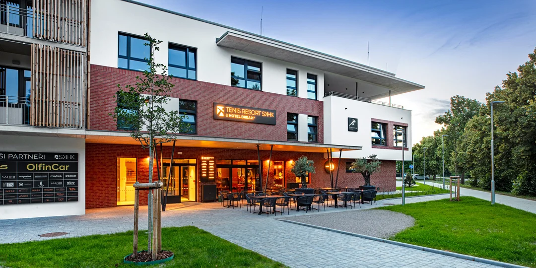 Pobyt v Hradci Králové: 3* hotel v tenisovom rezorte vr. raňajok aj sauny či 3-chodovej večere
