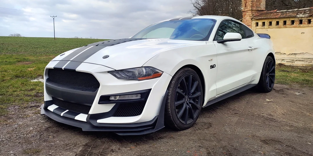 Ford Mustang Fastback GT 5.0 V8: spolujízda, řízení i pronájem