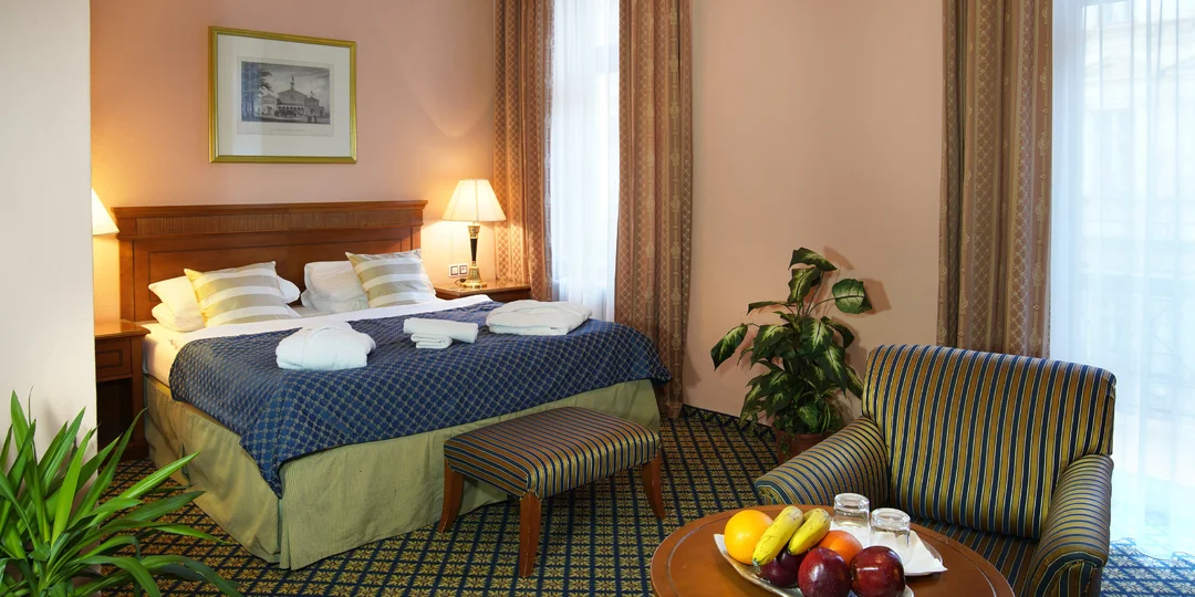 Oddych v Karlových Varoch: kúpeľný hotel s raňajkami alebo polpenziou, procedúrami a saunou