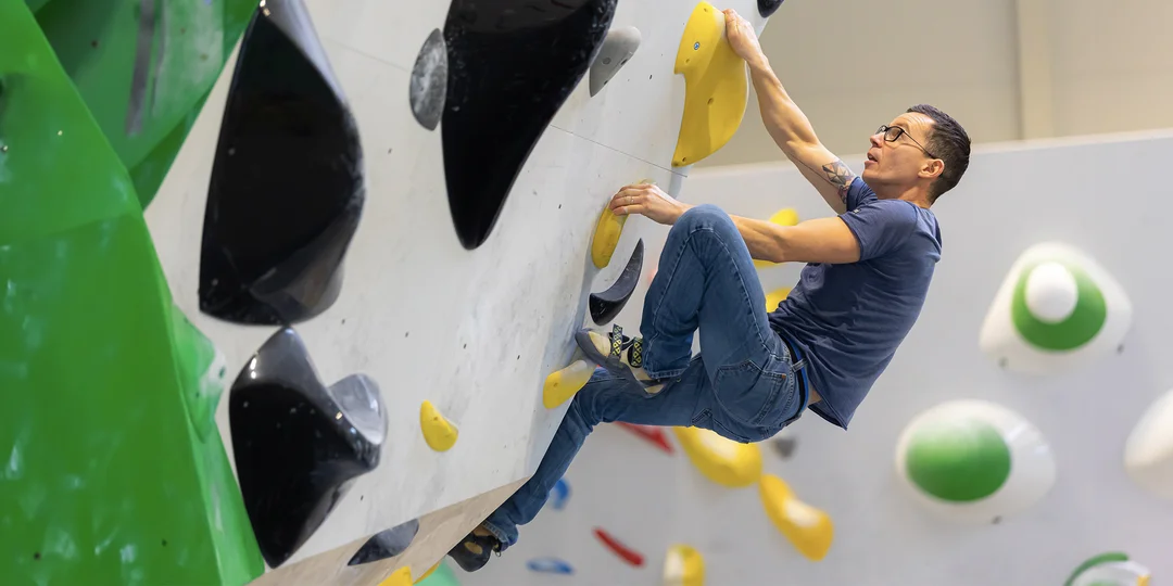 Neobmedzené vstupy na najväčšiu lezeckú stenu Spot Climbing Gym