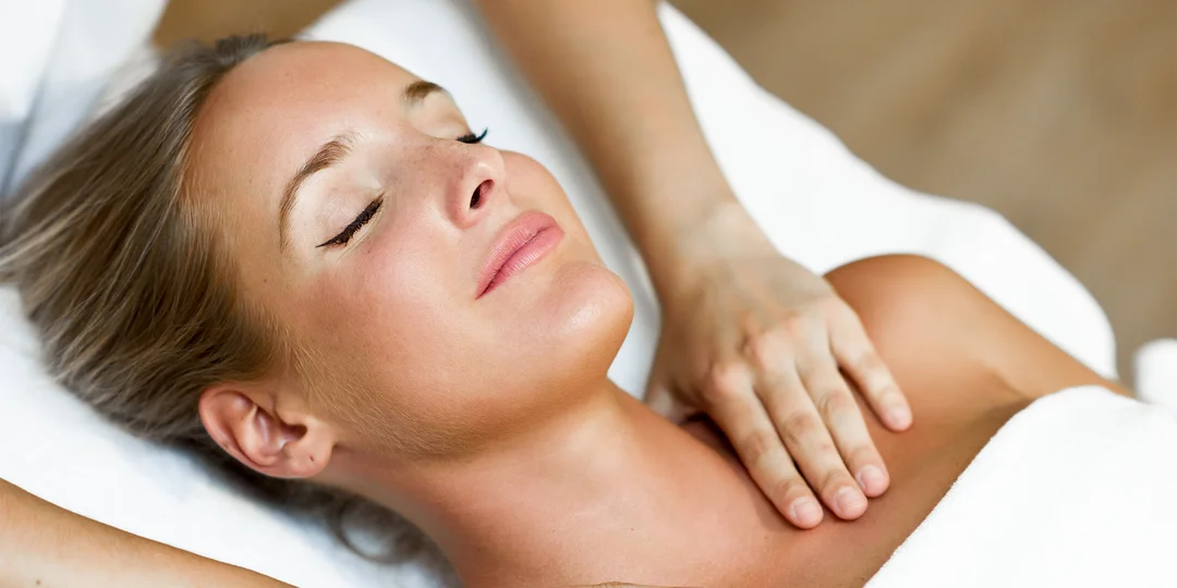 Dvouhodinový Geen Detox Ritual: očista organismu, masáž, peeling i zábal
