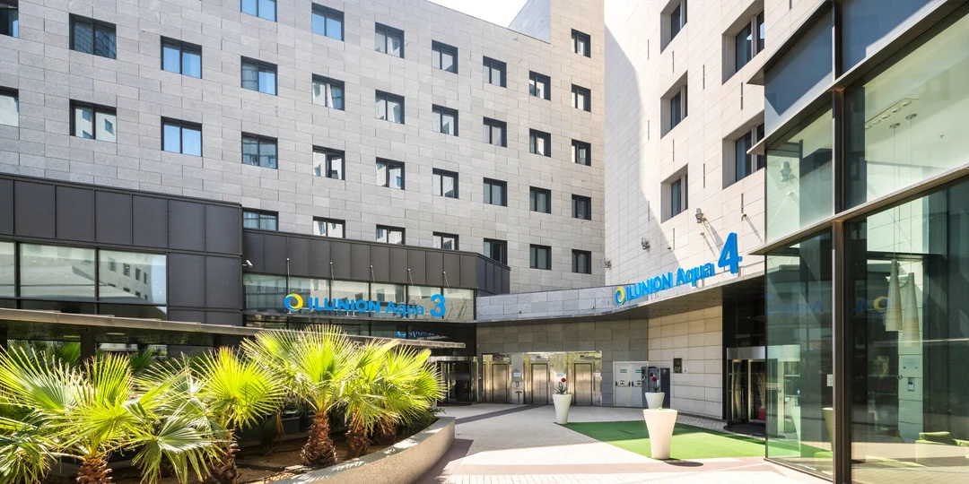 Moderný 4* hotel vo Valencii s raňajkami, blízko Mesta umenia a vied s delfináriom