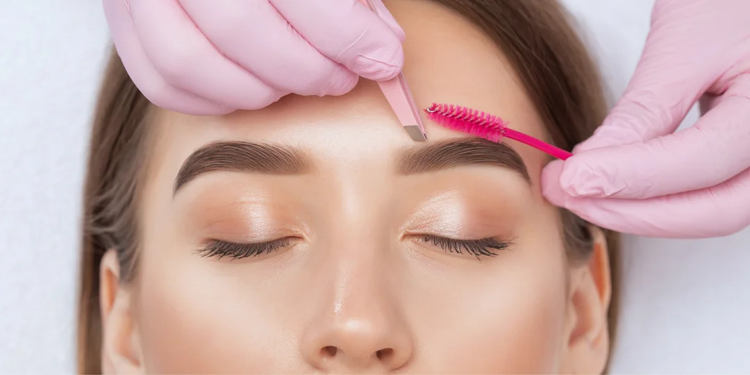 Laminácia obočia, lash lifting, nové mihalnice alebo masáž tváre