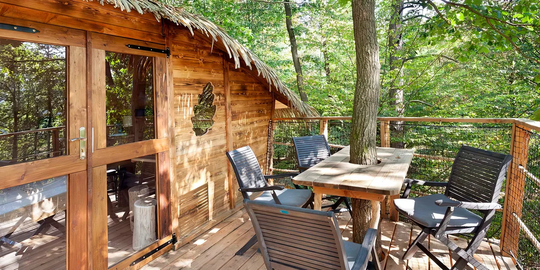 Romantický treehouse na Sázave: plný minibar, možnosť raňajok a božský výhľad