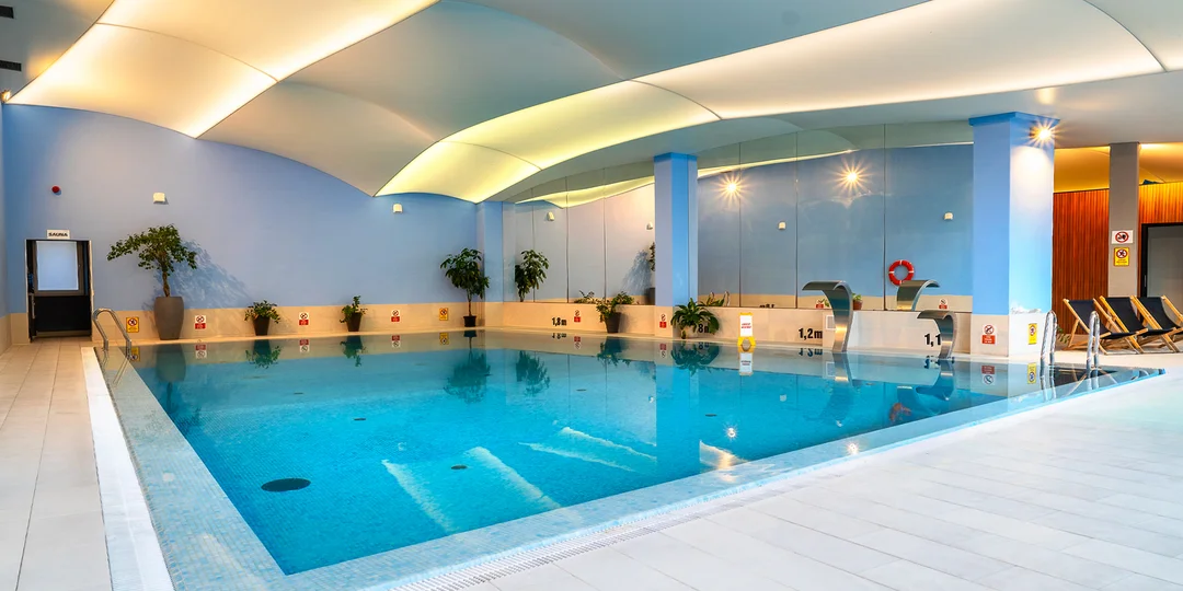 Moderný hotel s výhľadom na Sliezske Beskydy: jedlo a neobmedzený vstup do wellness