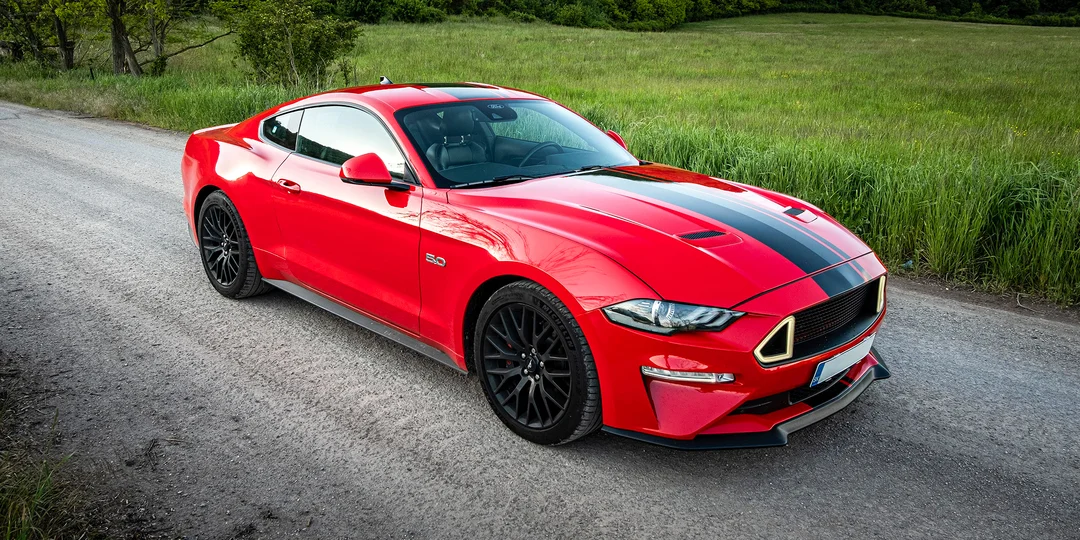 Legendárny FORD MUSTANG GT 5.0 V8: Jazda v premávke ako vodič alebo spolujazdec v 2 mestách