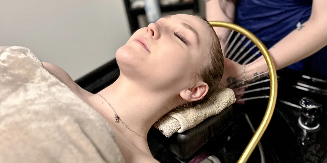 Péče o vlasy, pleť i mysl: head spa Relax, Deluxe či Premium, 60 až 120 minut
