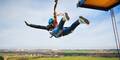 Extrémní bungee jumping z jeřábu z výšky 50 či 110 m