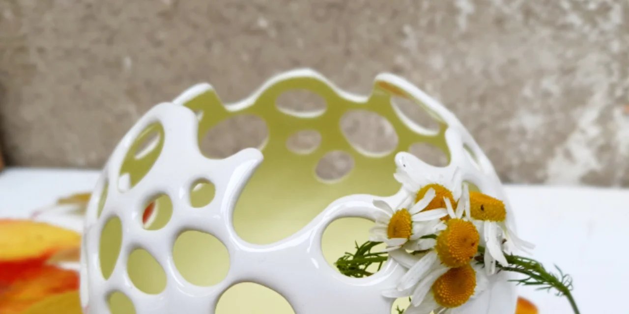 porcelánový svícen, autor Linda Petríková