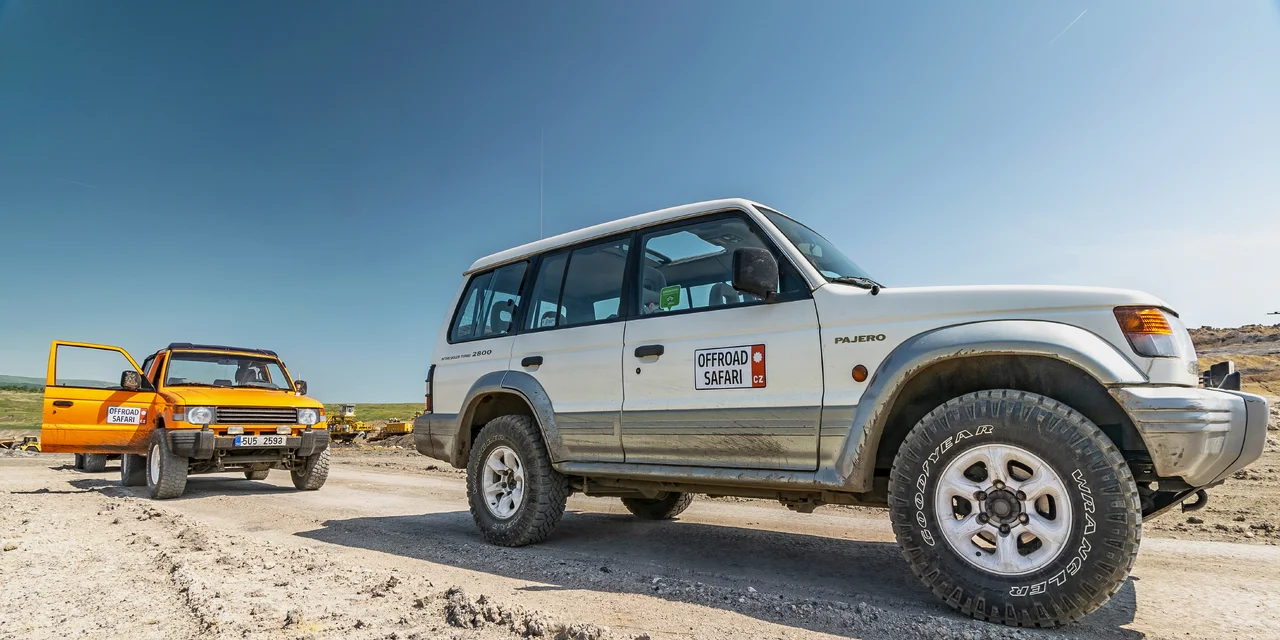 Vozy Offroadsafari na velkolomu ČSA