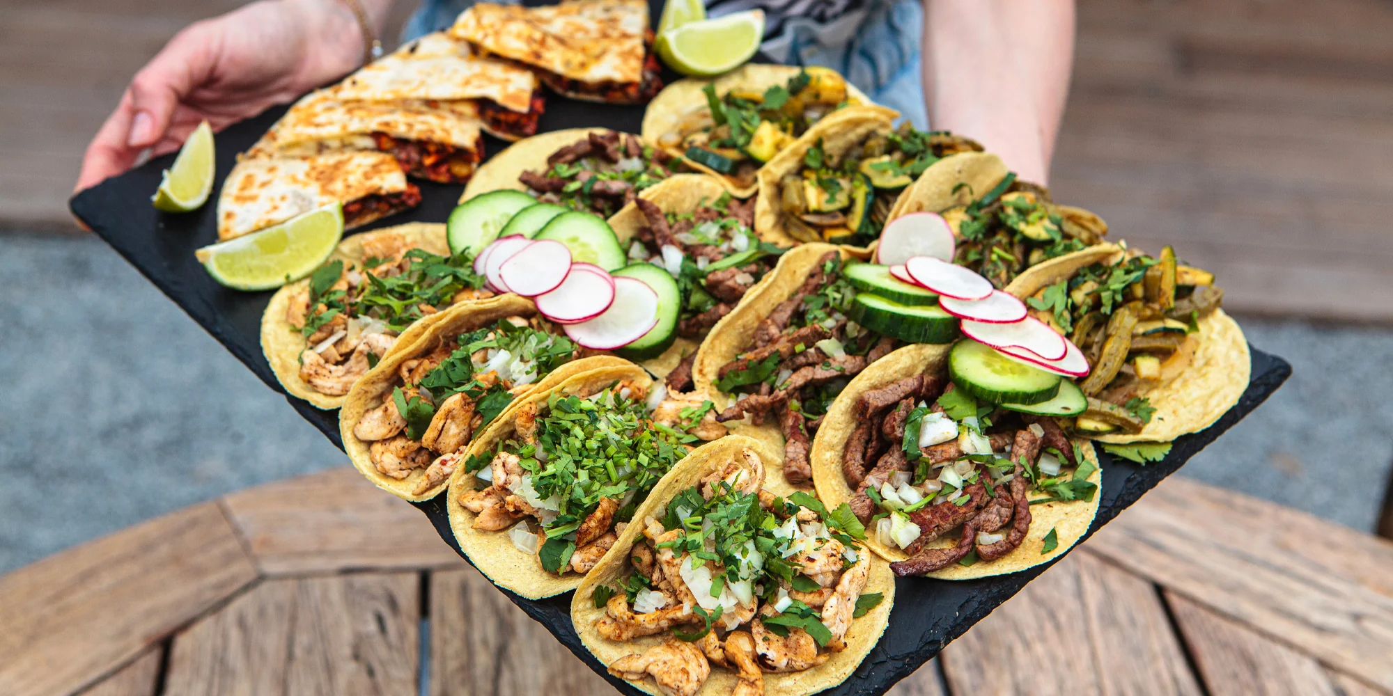 Autentické mexické hody: burritos nebo tác pro čtyři