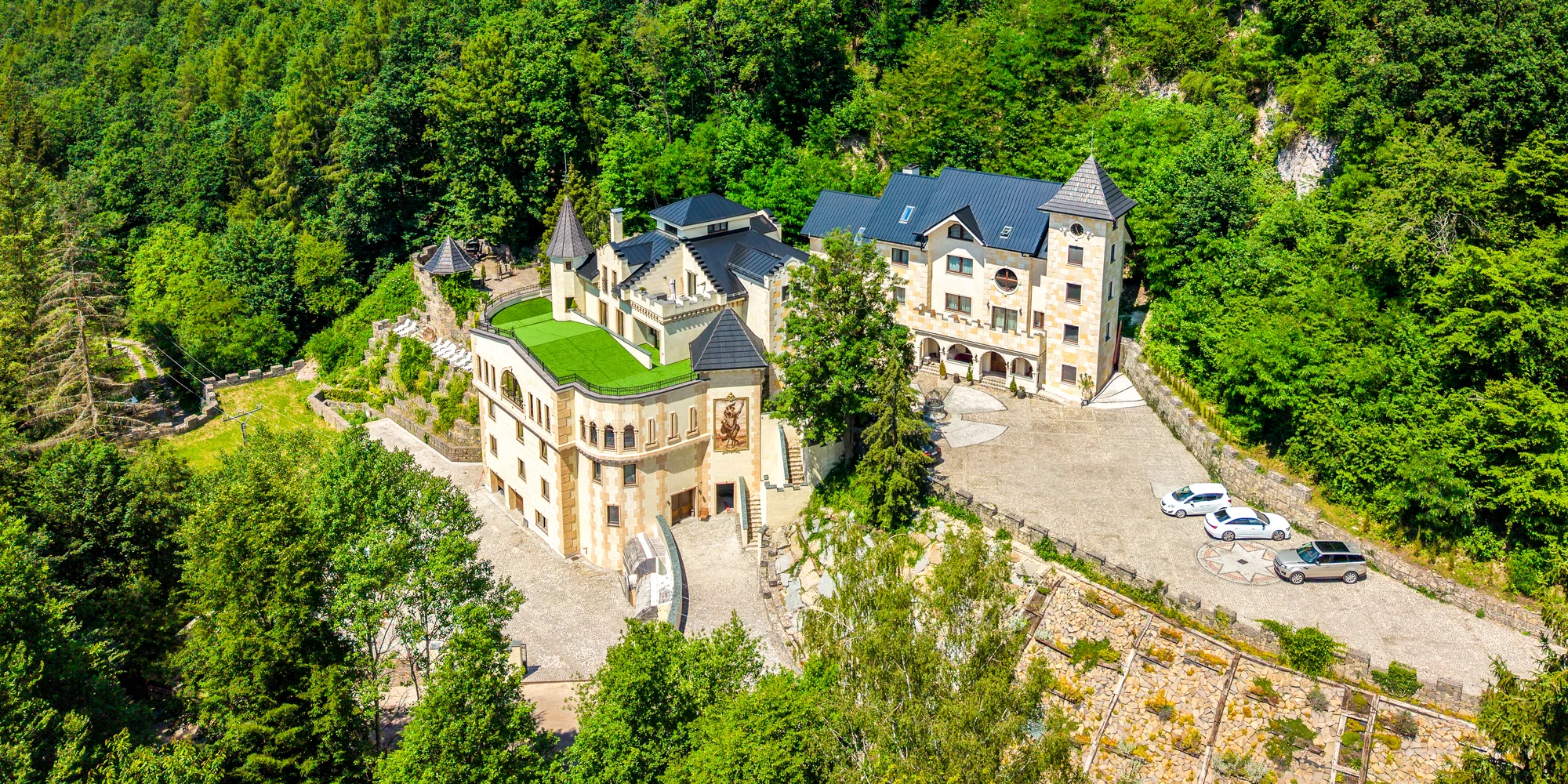Zámeček Mraznica nedaleko Bojnic s wellness