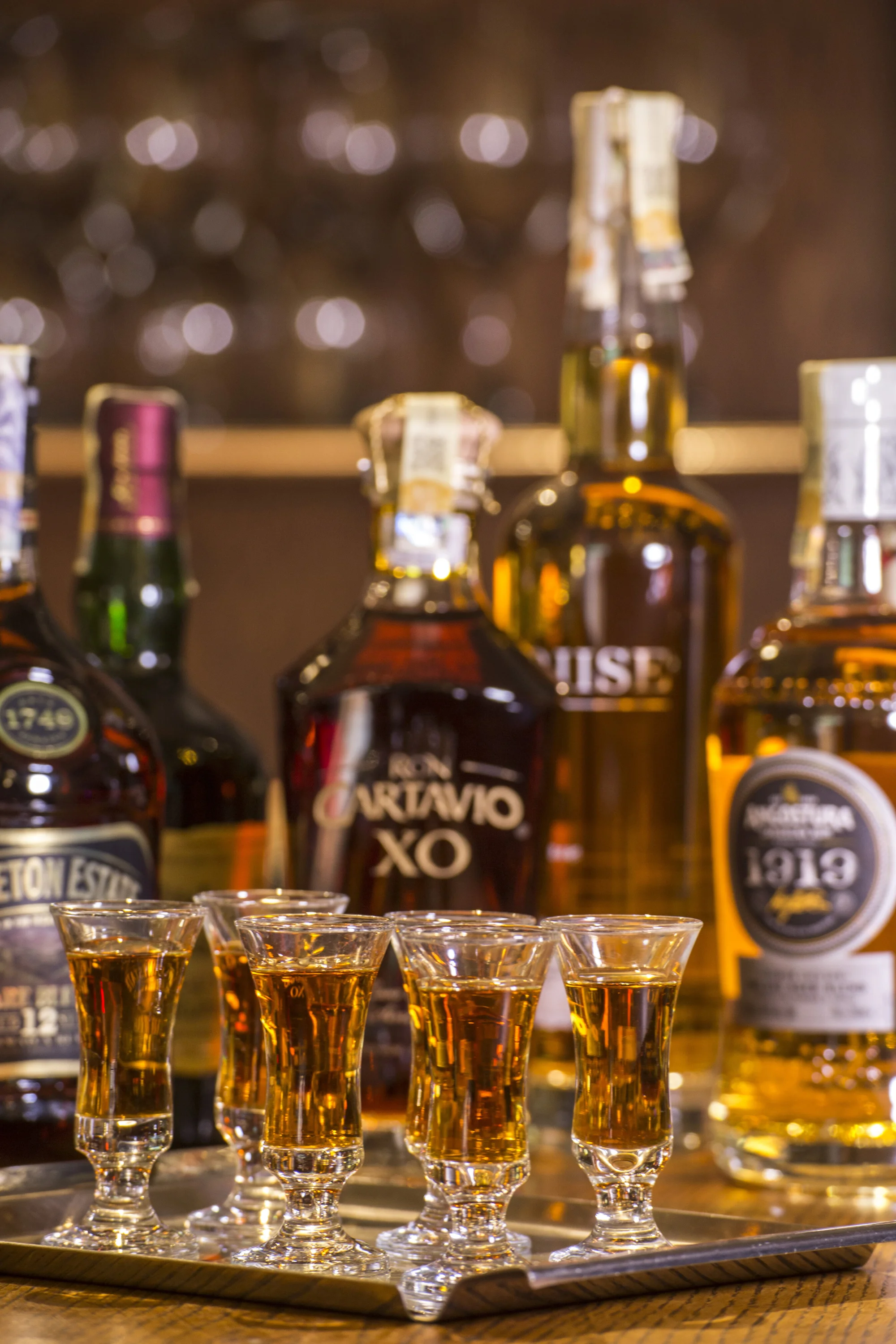Degustace 6 rumů z celého světa vč. výběrových: až desítky rumů na výběr