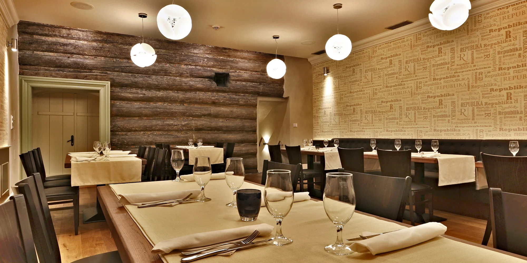 Voucher na 500 či 1 000 Kč do restaurace Republika: moderní česká i mezinárodní kuchyně