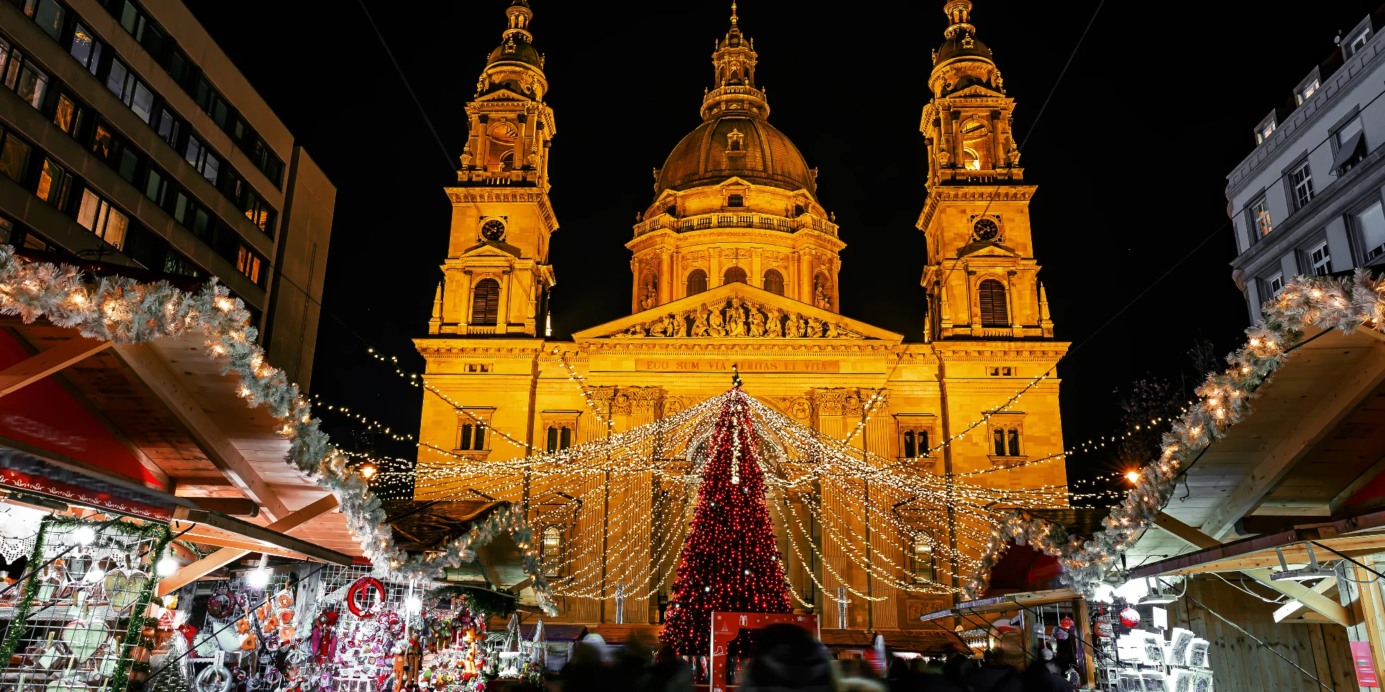 Adventní výlet do Budapešti s průvodcem: doprava, trhy, vánoční tramvaj i památky