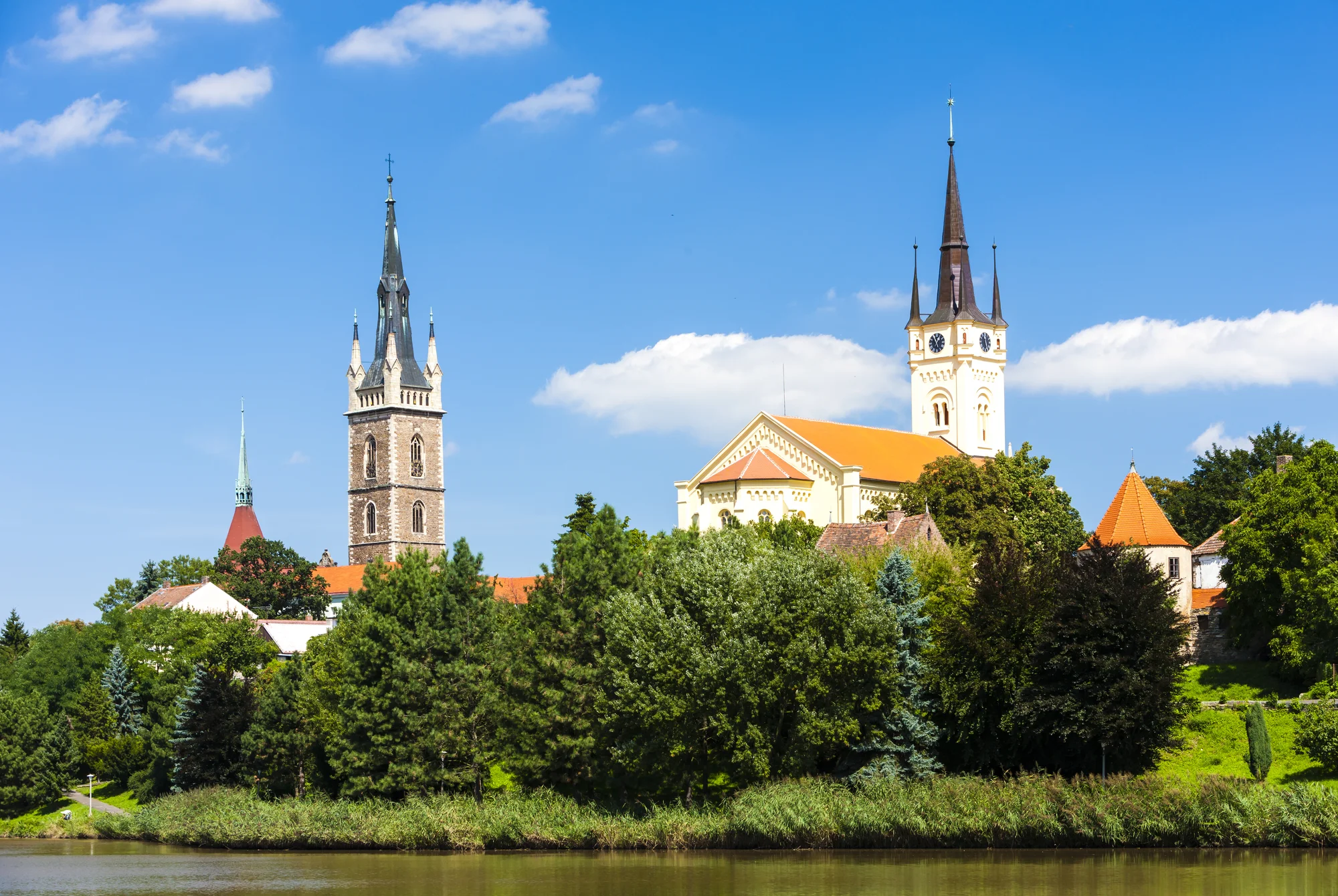 Pobyt v centru Čáslavi pro 2 osoby: snídaně i občerstvení s vínem