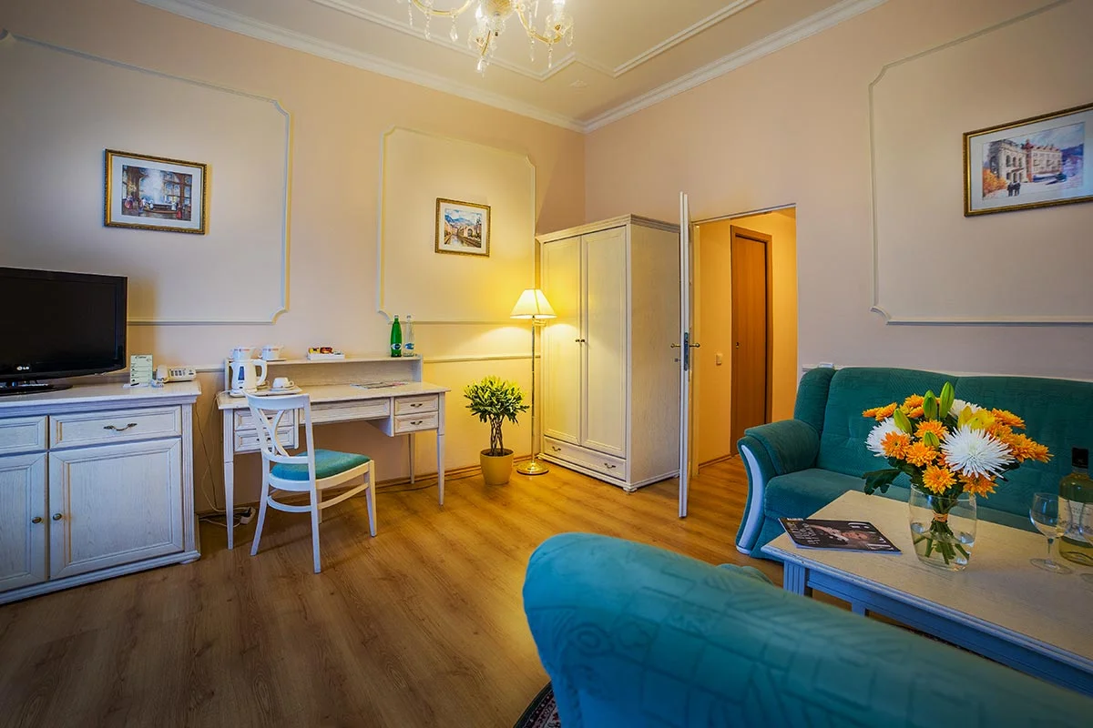 Relaxační pobyt v srdci Karlových Varů s polopenzí, wellness a procedurami
