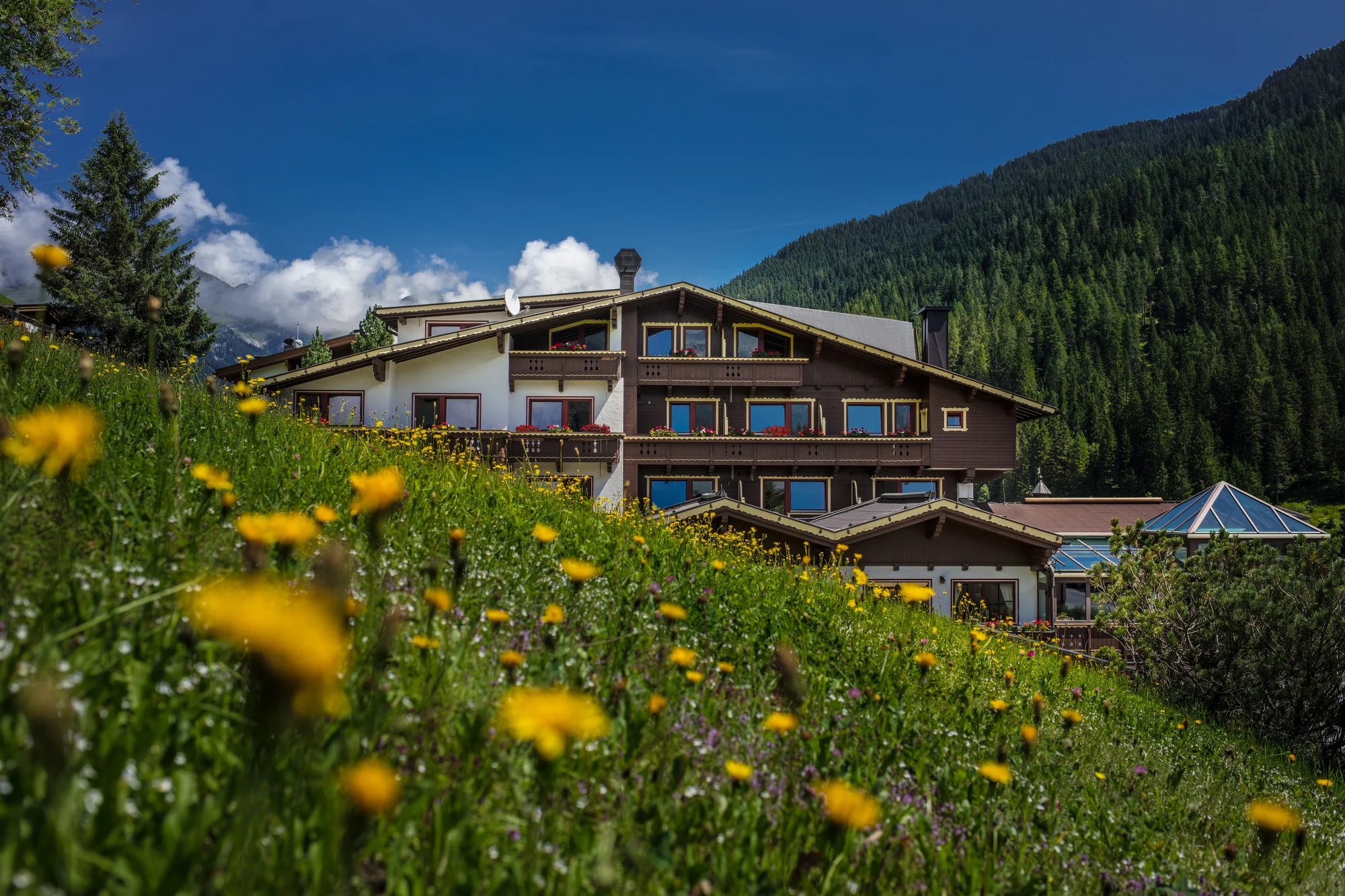 Relax v Tyrolsku: hotel kousek od ledovce Hintertux, strava a wellness