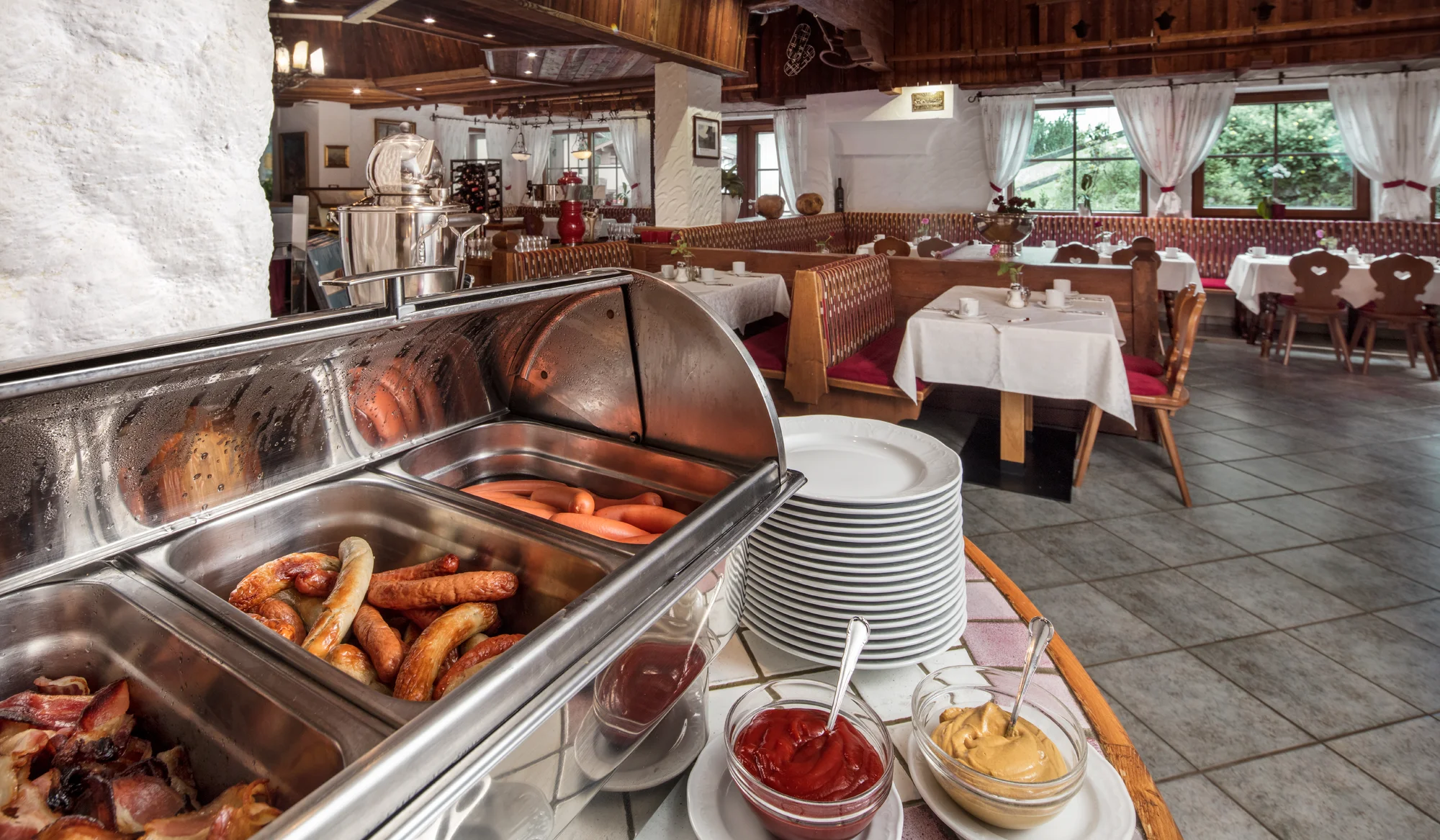 Relax v Tyrolsku: hotel kousek od ledovce Hintertux, strava a wellness