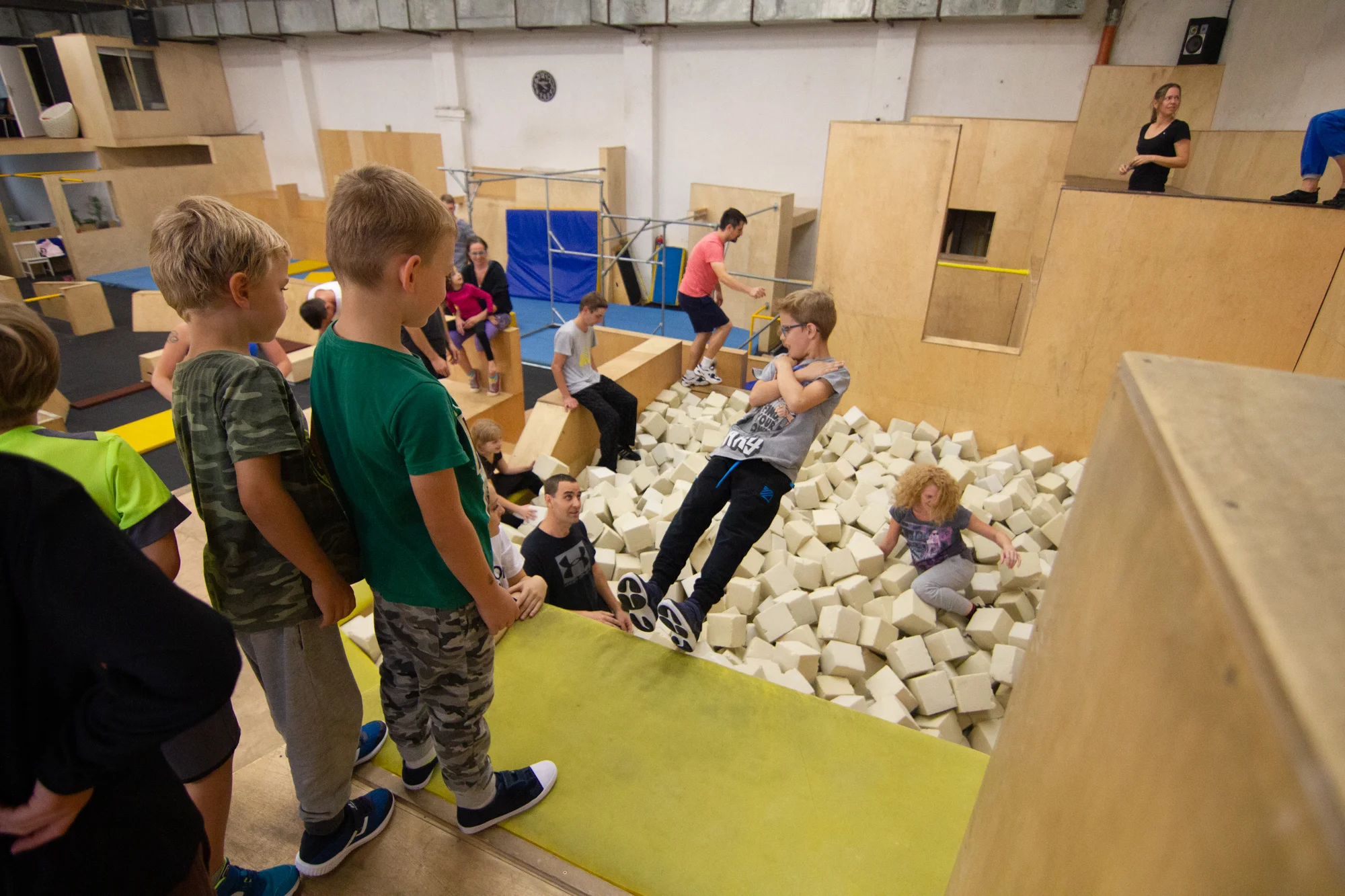 Parkour pro rodiče s dětmi: 2 hod. společného tréninku na zkoušku v In Motion Academy