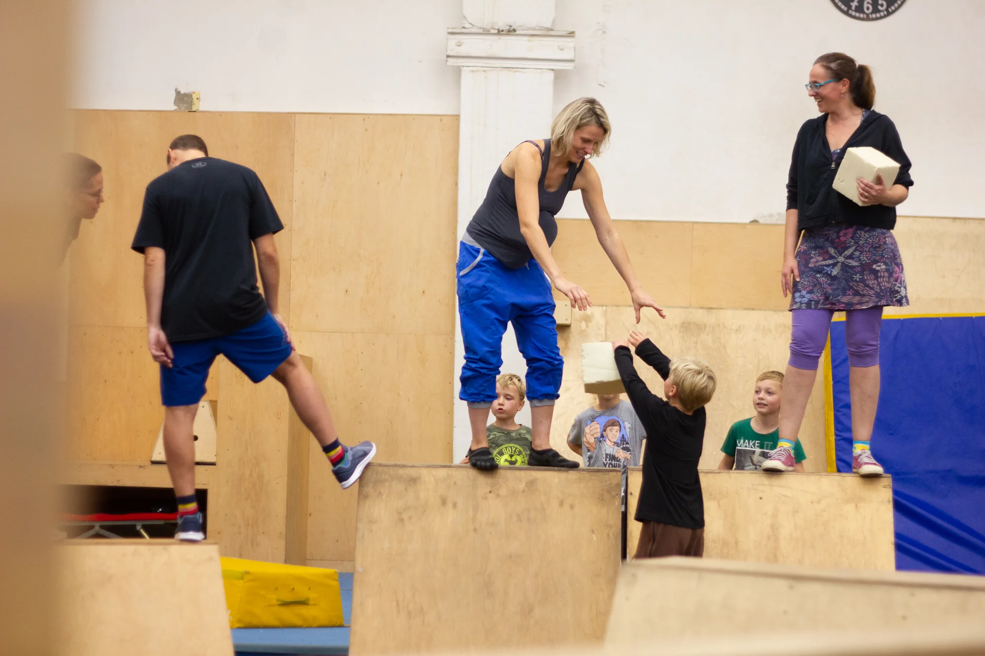 Parkour pro rodiče s dětmi: 2 hod. společného tréninku na zkoušku v In Motion Academy