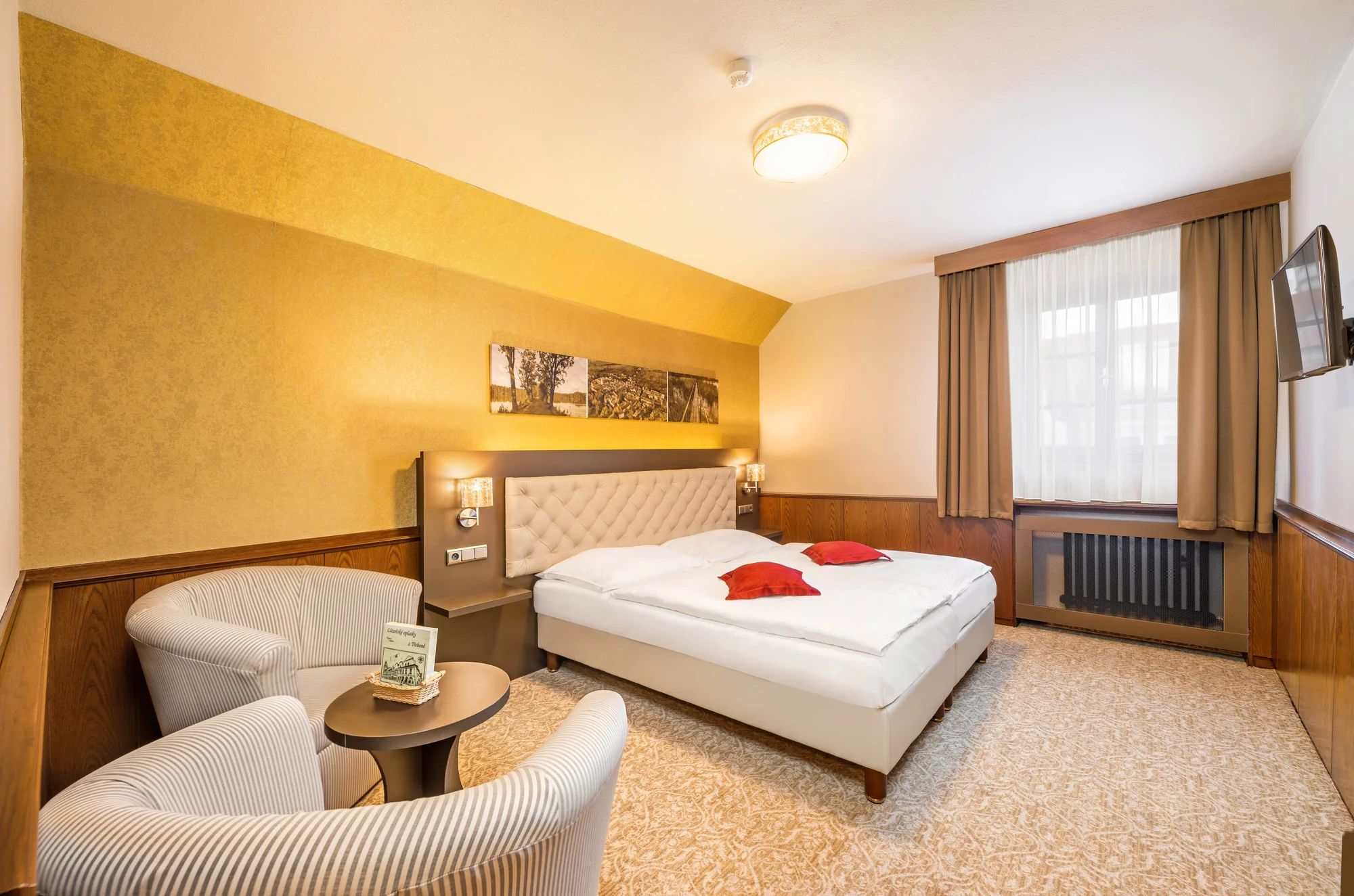 4* pobyt v Třeboni: krásný hotel přímo na náměstí, strava i procedury