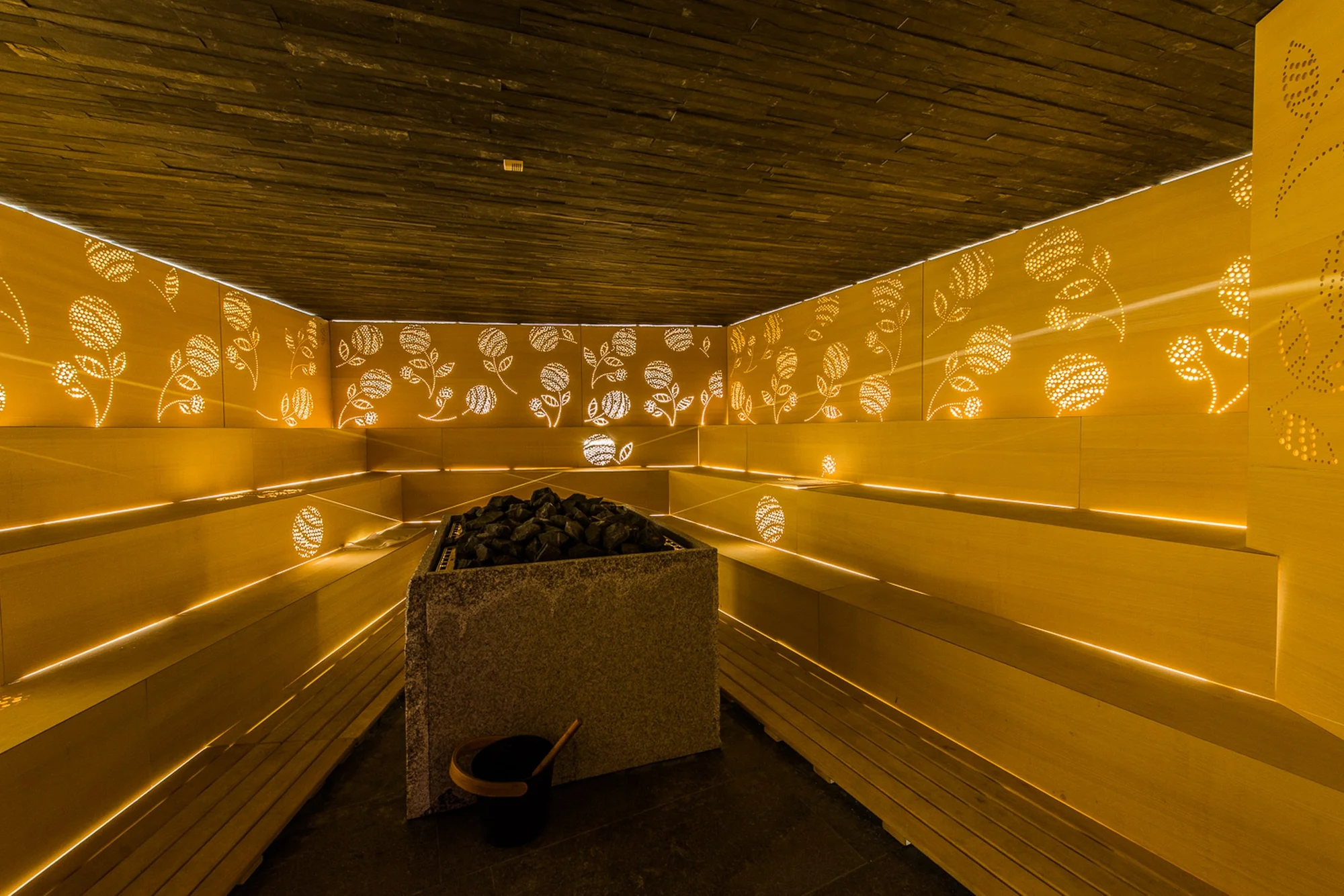 Relax na Šíravě: neomezený vstup do wellness i aquaparku a polopenze