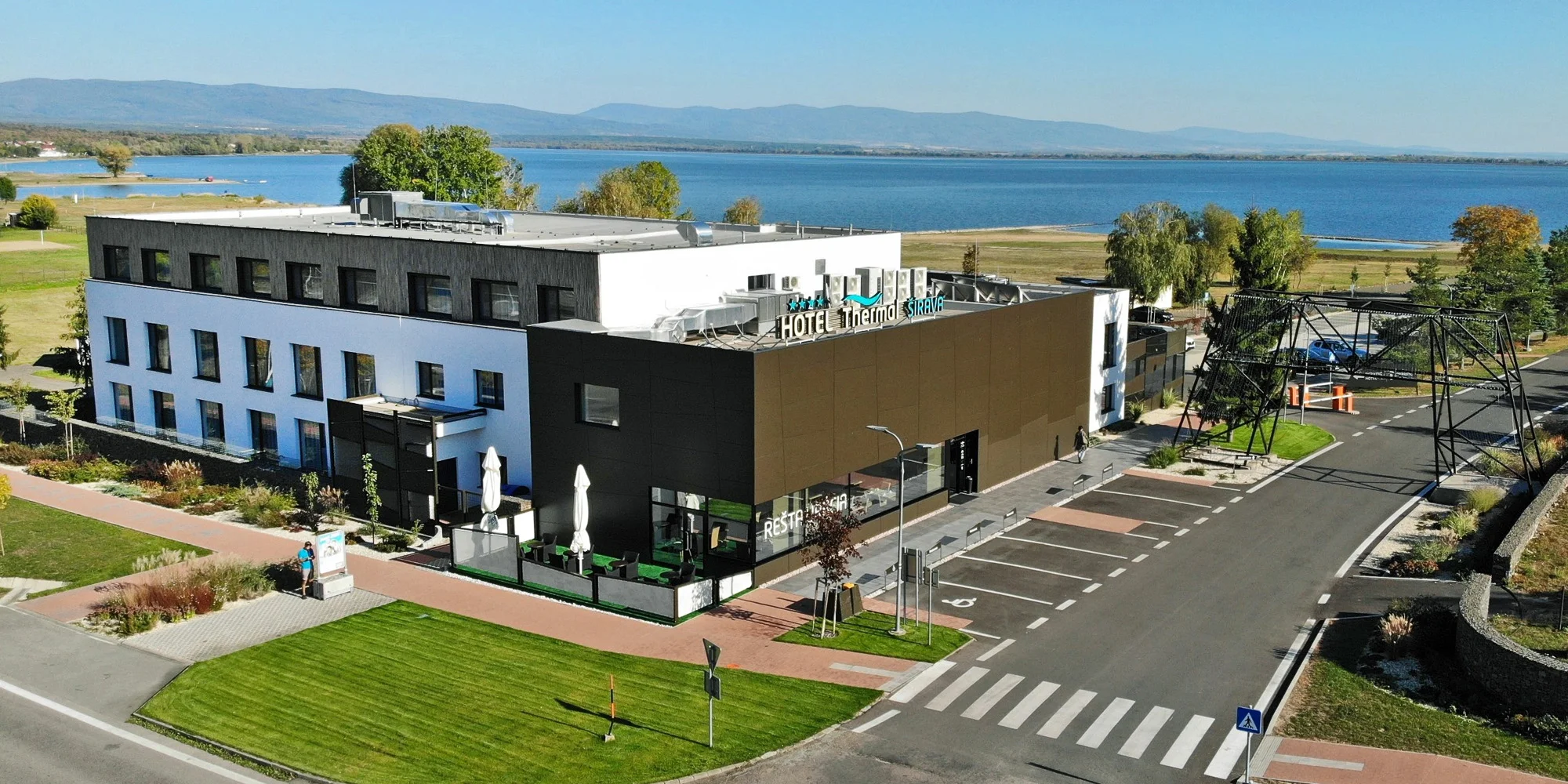 Relax na Šíravě: neomezený vstup do wellness i aquaparku a polopenze