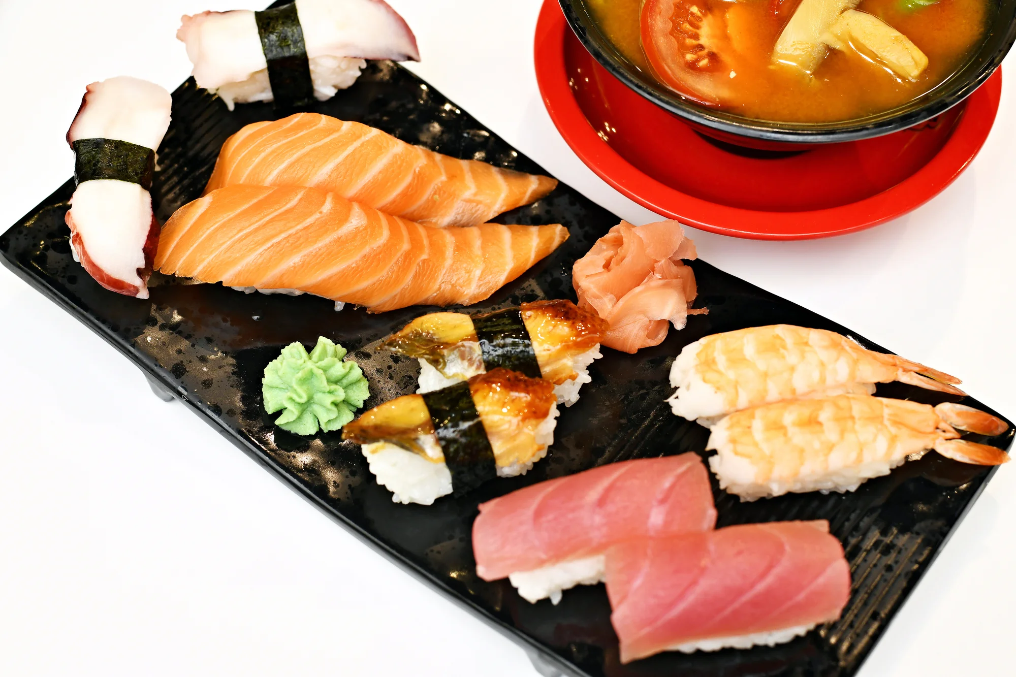 Running sushi v OC Šestka: až 2 hodiny neomezené konzumace v Sumo Sushi & Grill Restaurant