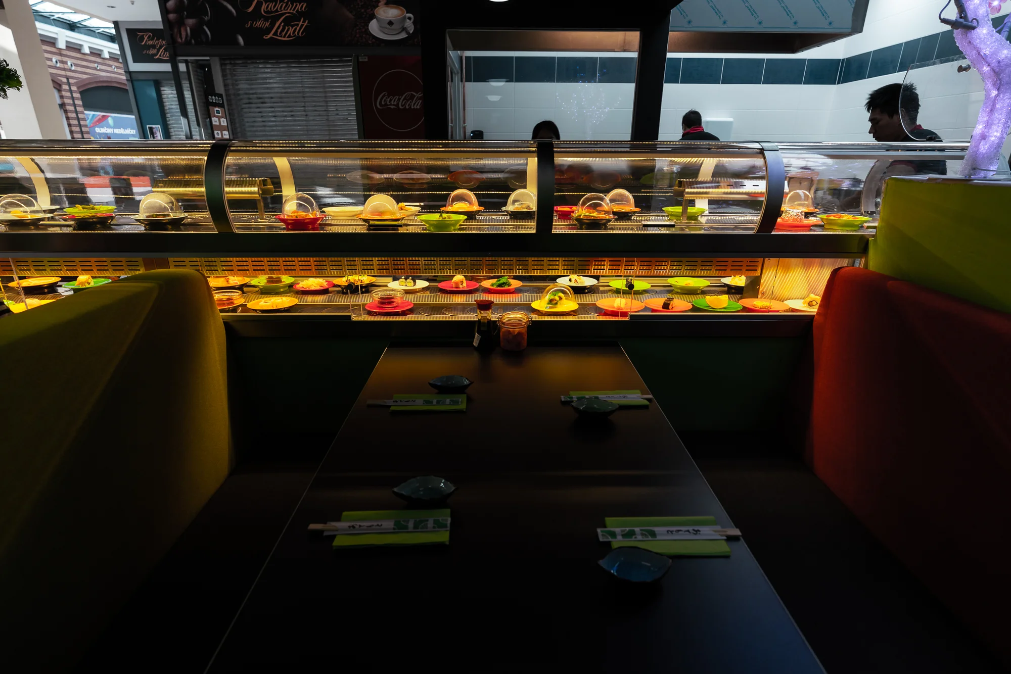 Running sushi ve Wasabi Olomouc: 1,5 hodiny neomezeného hodování pro 1 osobu