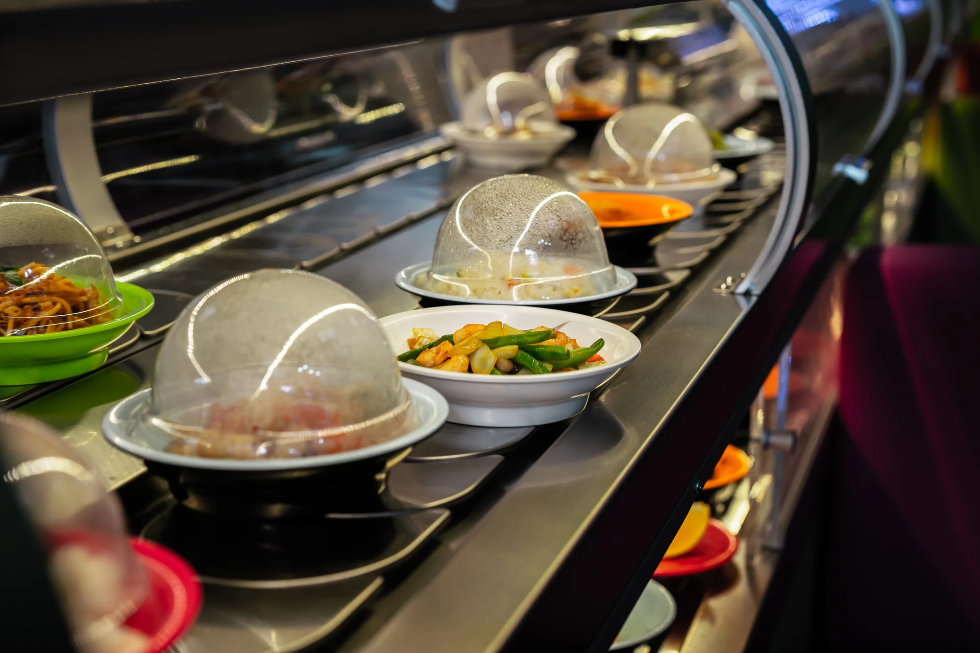 Running sushi ve Wasabi Olomouc: 1,5 hodiny neomezeného hodování pro 1 osobu