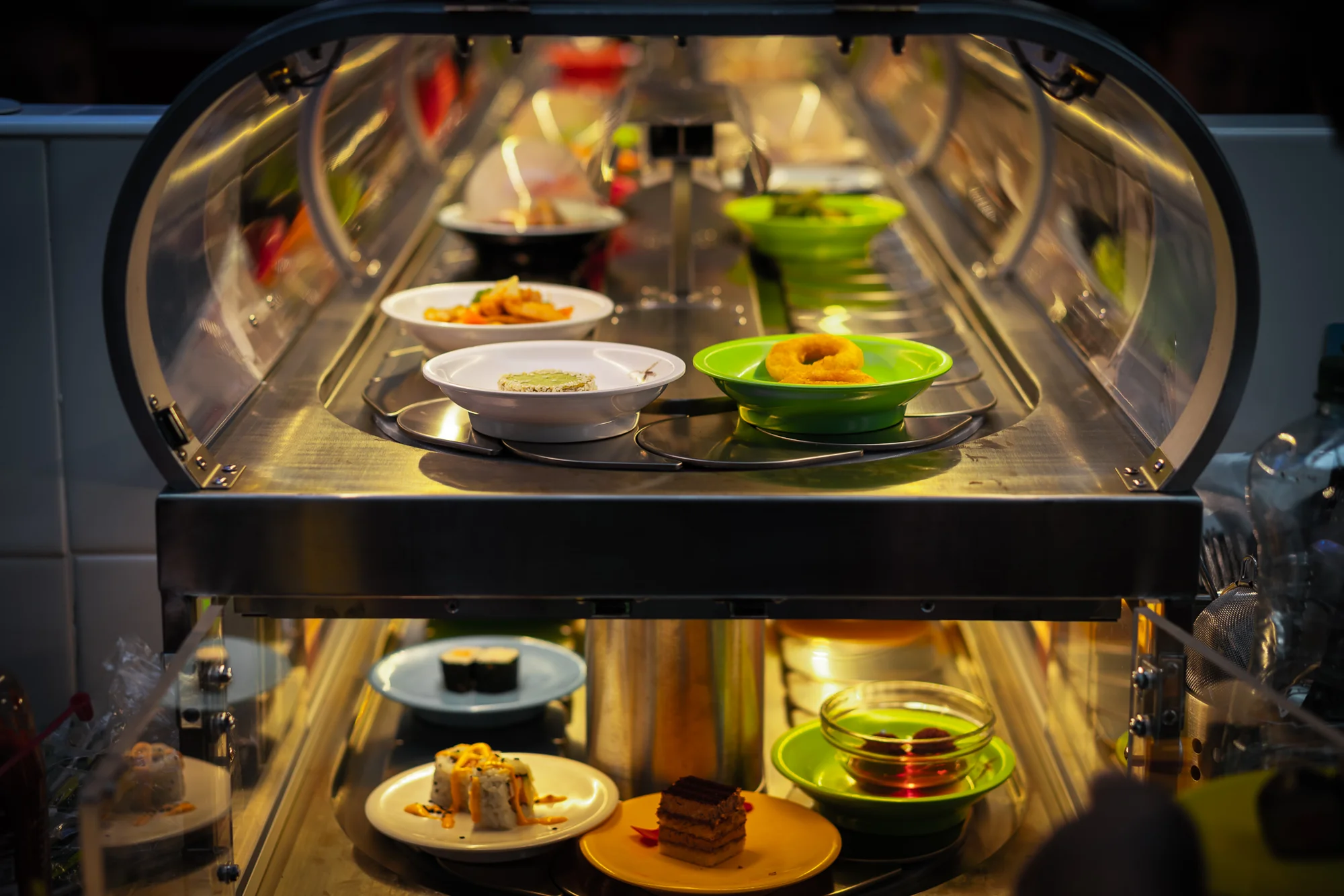 Running sushi ve Wasabi Olomouc: 1,5 hodiny neomezeného hodování pro 1 osobu